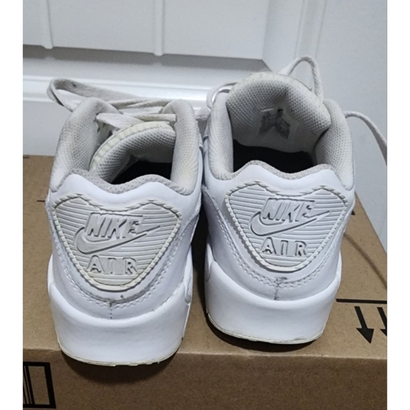 Nike Air Max 90 white 4.5 4.5y youth kids shoes sneakers - Picture 2 of 5